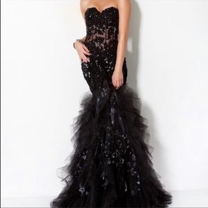 Black jovani dress 🤍 worn once